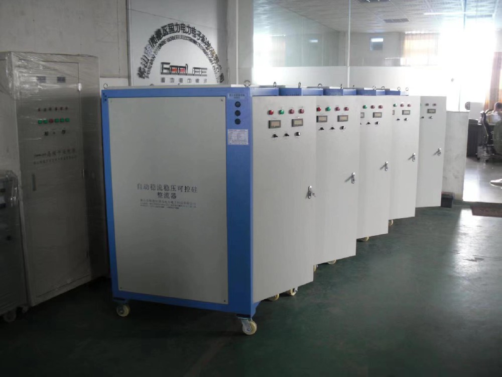 航空可控硅整流器