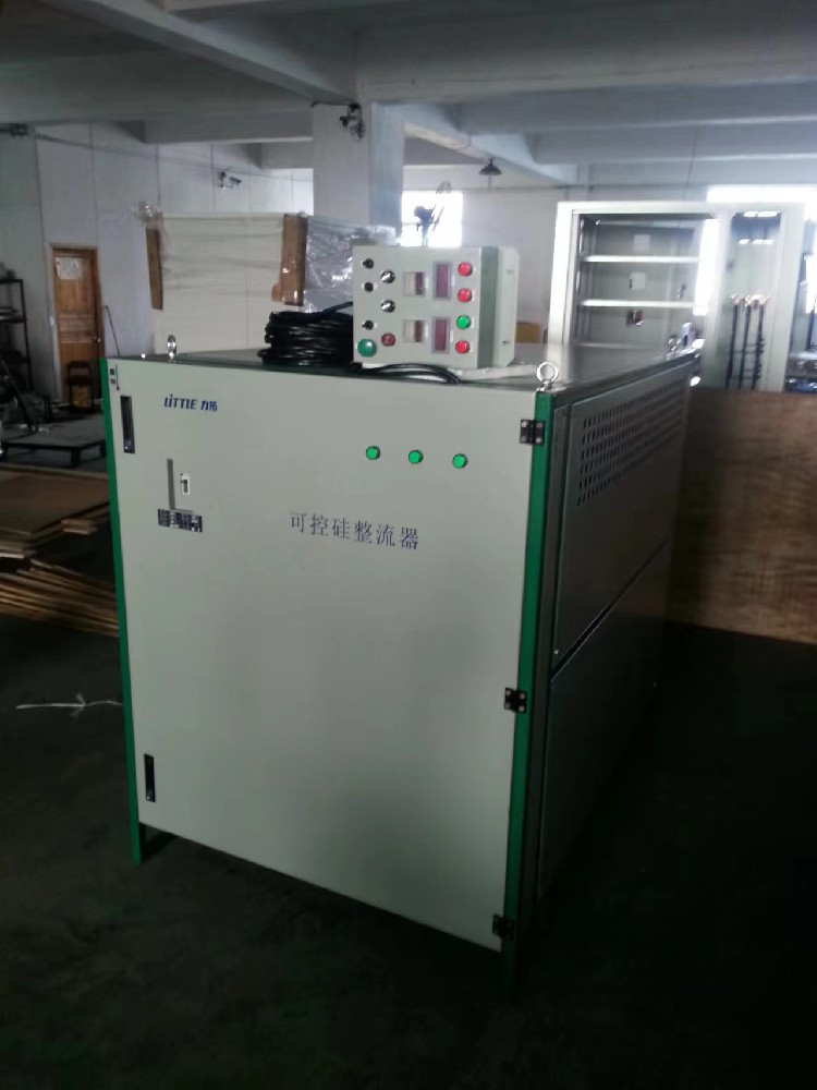 机械可控硅整流器